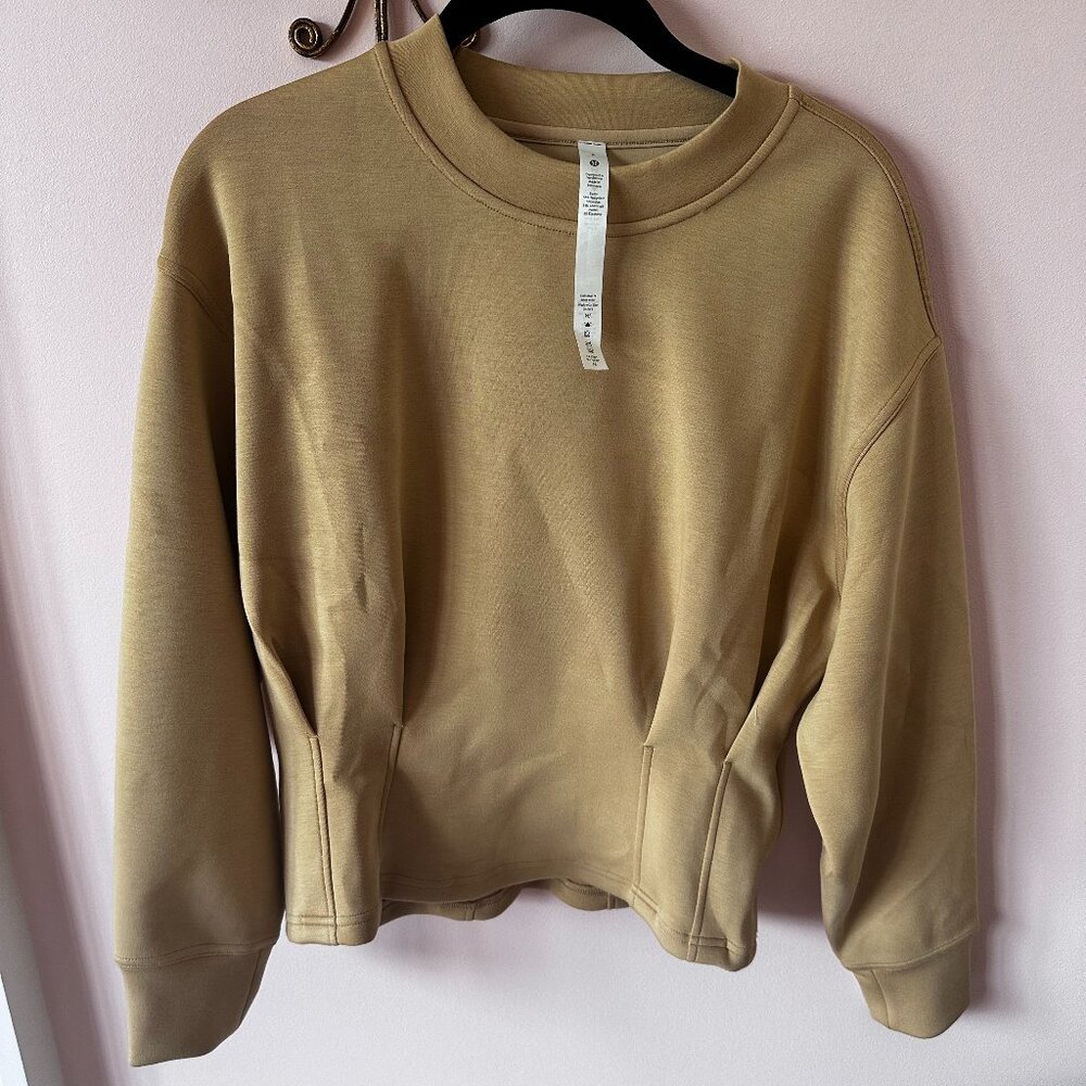 Lululemon Gathered Waist Crew Pullover Size 6